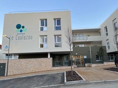 Devanture de l'EHPAD Le Coulazou à Fabrègues - Groupe Clinipole